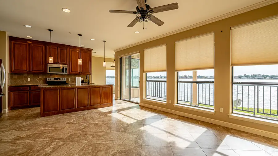 401 E Pearl Street #2103, Granbury, TX 76048 - Image #3