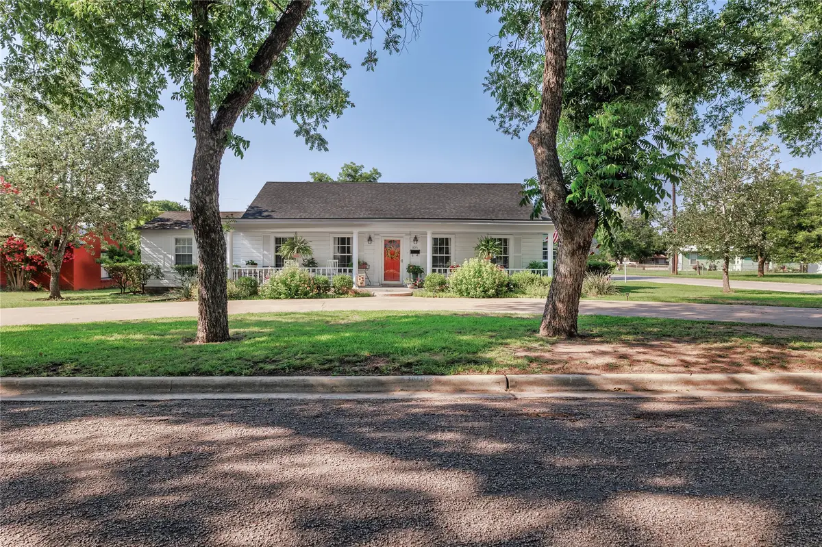 805 W 15th Street, Brady, TX 76825 - Image #1