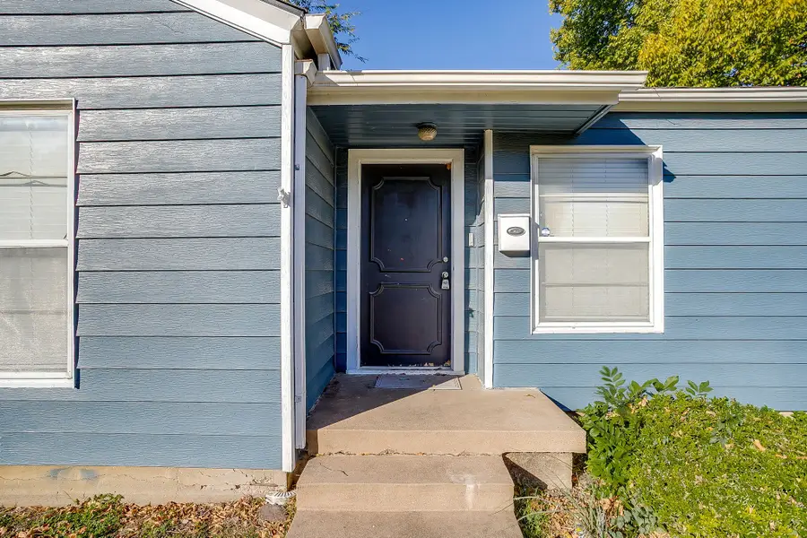 2305 Bonnie Brae Avenue, Fort Worth, TX 76111 - Image #2