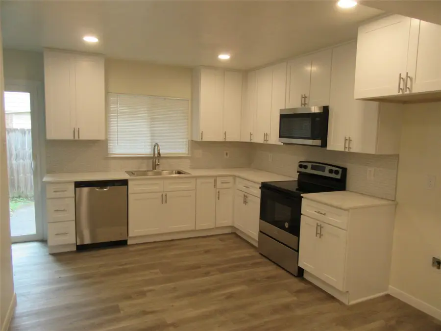 2622 Branch Oaks Drive, Garland, TX 75043 - Image #2