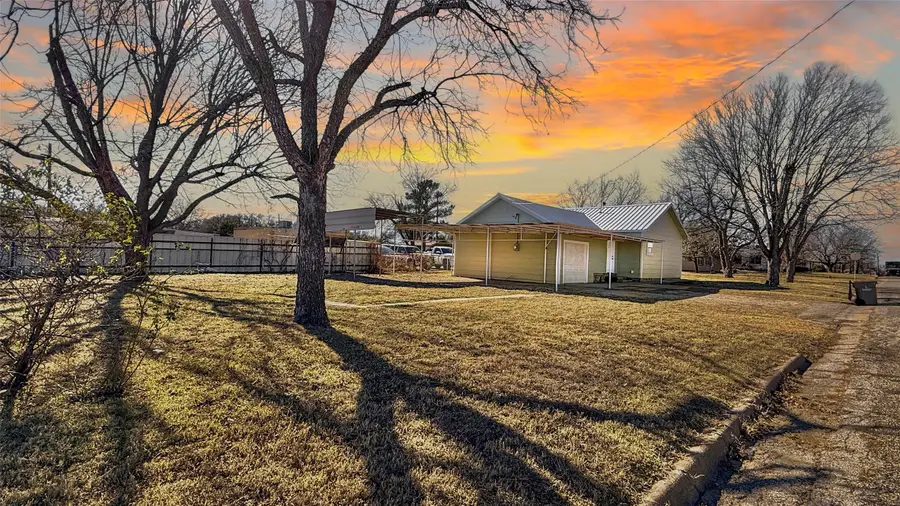 415 Colorado Avenue, Graham, TX 76450 - Image #3