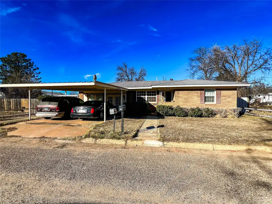 304 SE 2nd Street, Knox City, TX 79529 - Image #2