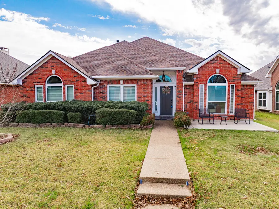 2102 Greenview Drive, Carrollton, TX 75010 - Image #2