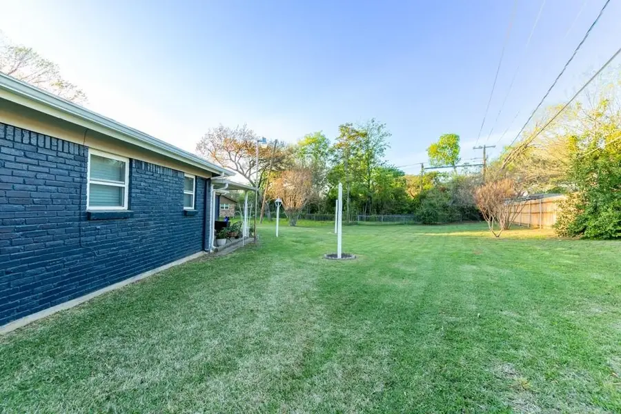 1164 Valley View Drive, Hurst, TX 76053 - Image #2