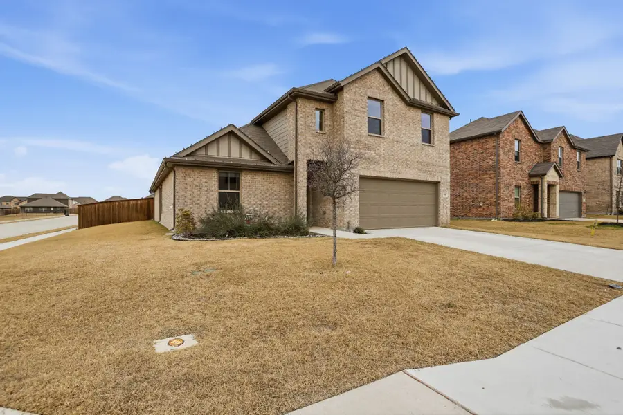 556 Hickory Ridge Drive, Van Alstyne, TX 75495 - Image #2