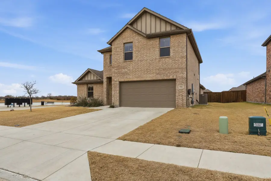 556 Hickory Ridge Drive, Van Alstyne, TX 75495 - Image #3