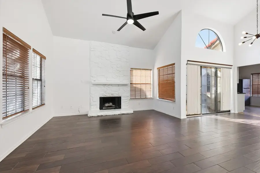 625 Fiesta Circle, Irving, TX 75063 - Image #2