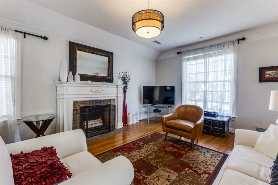 519 Newell Avenue, Dallas, TX 75223 - Image #2