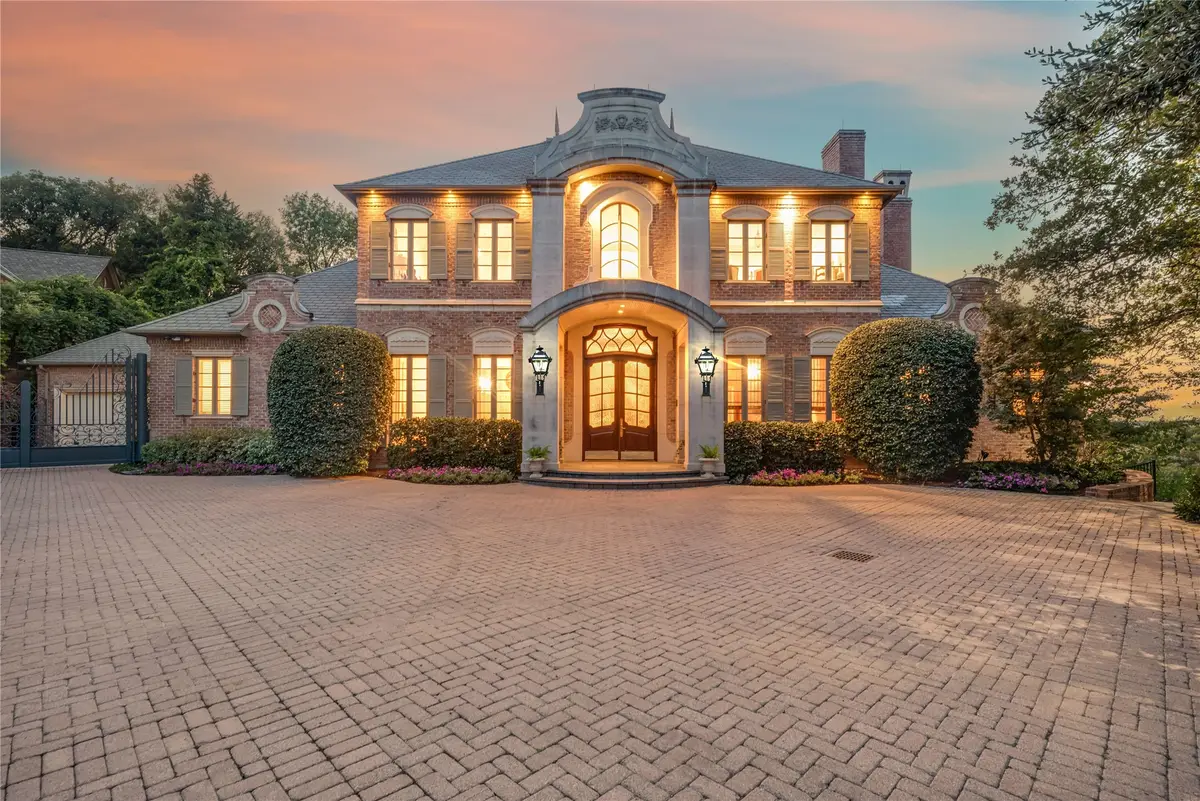 3004 W Shadow Drive, Arlington, TX 76006 - #1