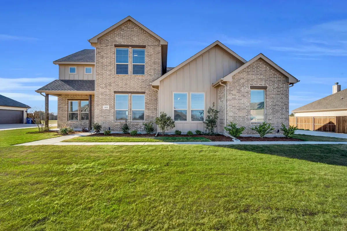 303 Crystal Lake Lane, Red Oak, TX 75154 - Image #1