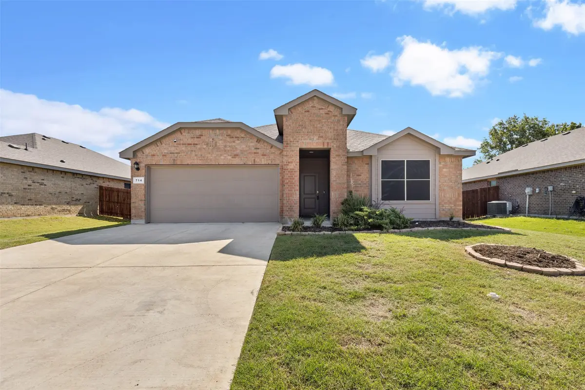 714 Wolf Creek Drive, Cleburne, TX 76033 - Image #1