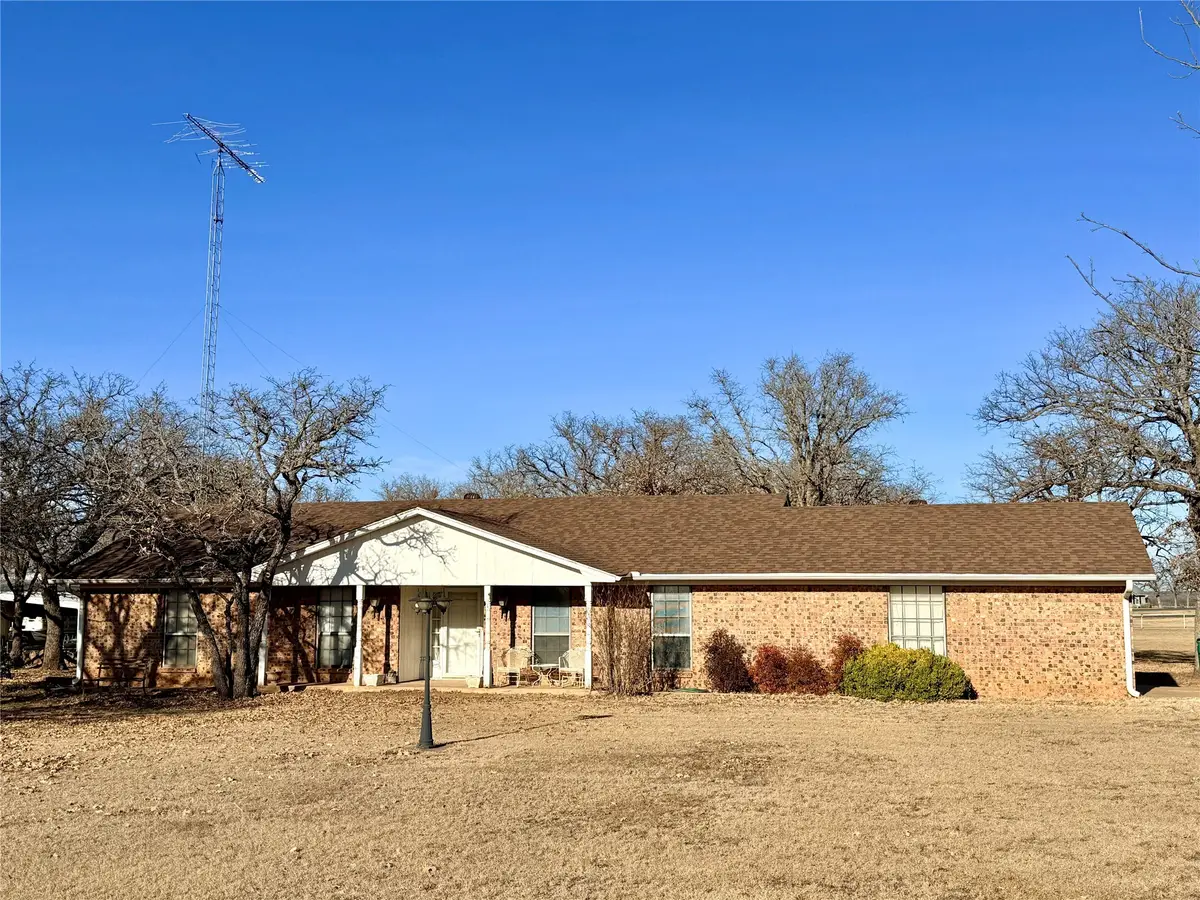 127 East Park Road, Graham, TX 76450 - Image #1