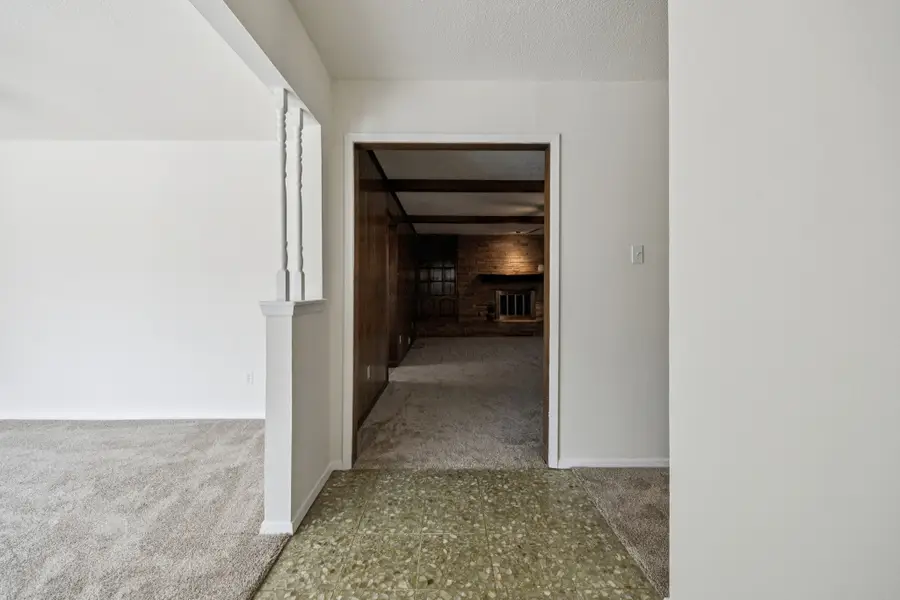 432 Hillview Drive, Hurst, TX 76054 - Image #3