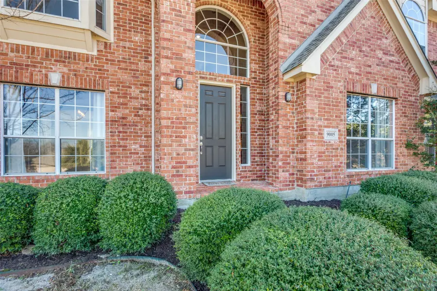9005 Ranch Bluff Court, Benbrook, TX 76126 - Image #2