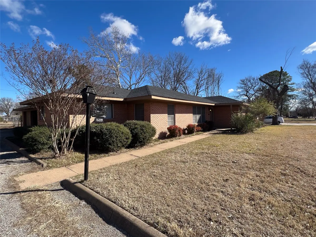 1609 E Peyton Street, Sherman, TX 75090 - #1