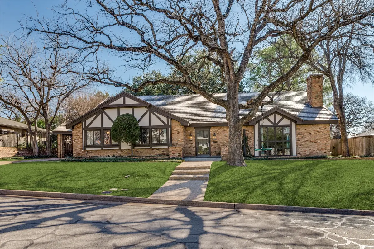 1213 Greenbriar Lane, Arlington, TX 76013 - Image #1