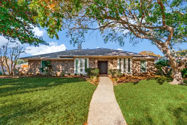 2401 Silver Holly Lane, Richardson, TX 75082