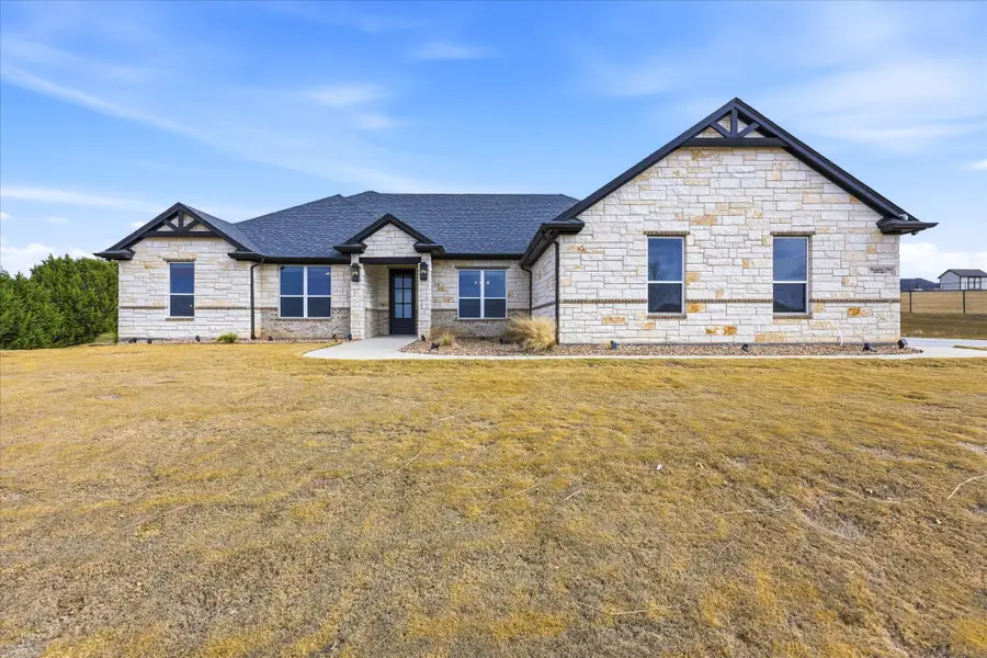 204 Martin Drive, Granbury, TX 76049 - Image #2