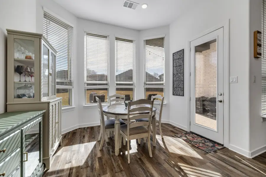 820 Hawks Way, Argyle, TX 76226 - Image #3