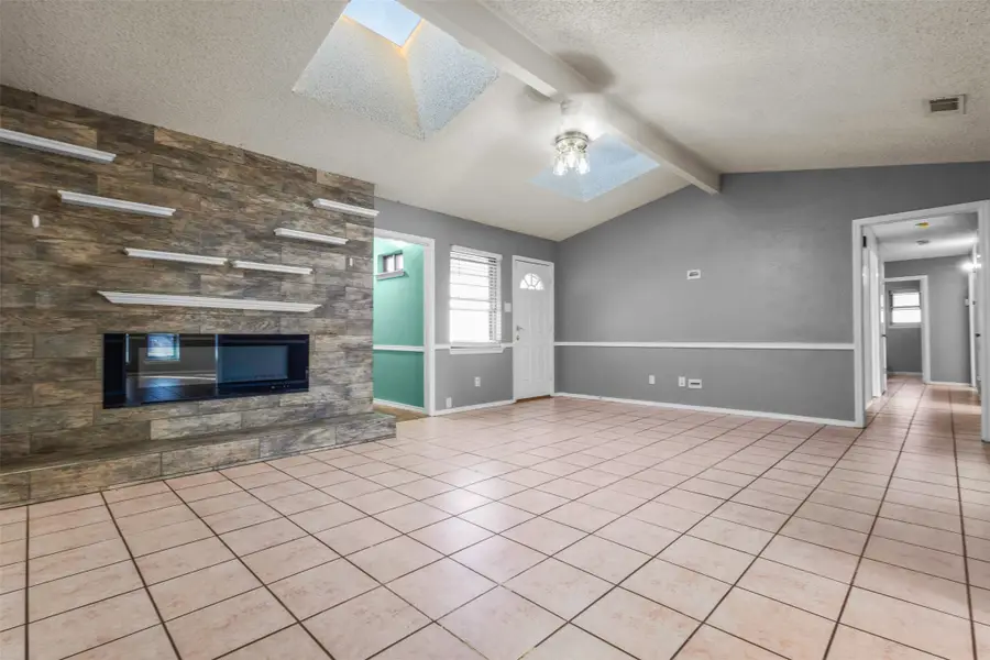 607 Willowbrook Circle, Duncanville, TX 75116 - Image #2