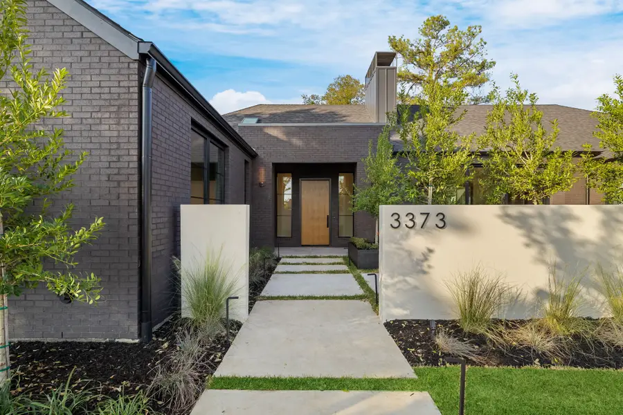 3373 Dorado Beach Drive, Farmers Branch, TX 75234 - Image #2