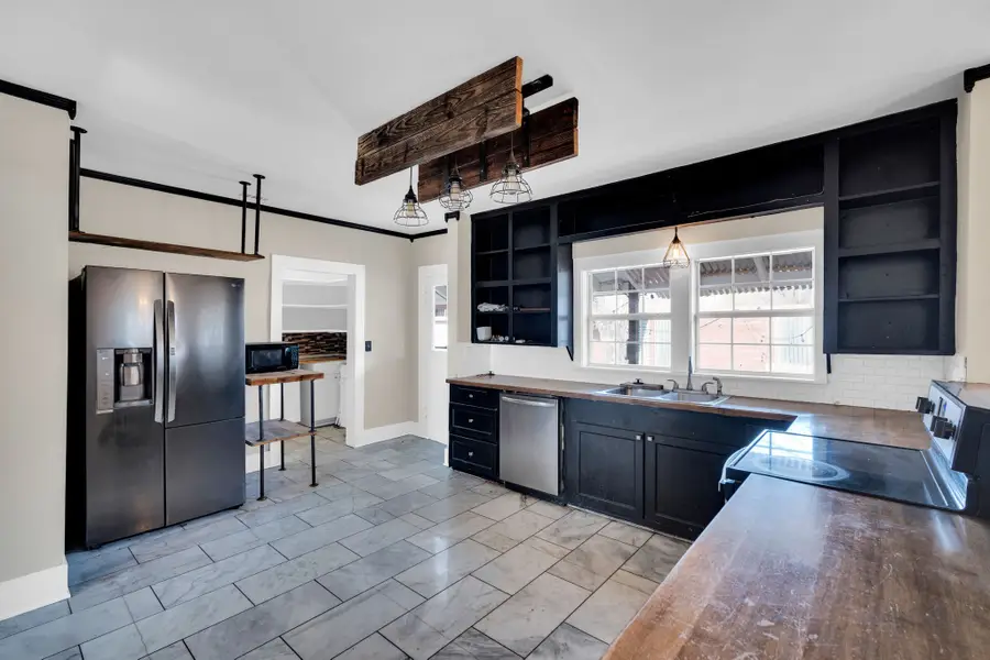 119 W University Avenue, Waxahachie, TX 75165 - Image #2