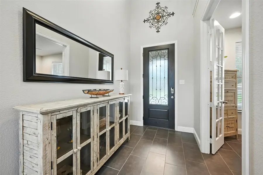 933 Spring Falls Drive, McKinney, TX 75071 - Image #2