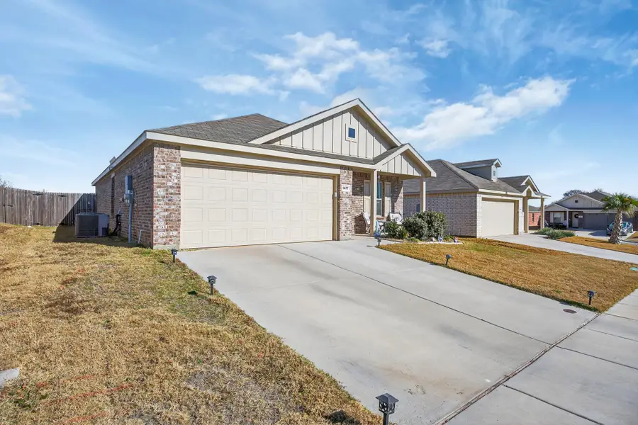 1477 Yachtclub Drive, Pelican Bay, TX 76020 - Image #2