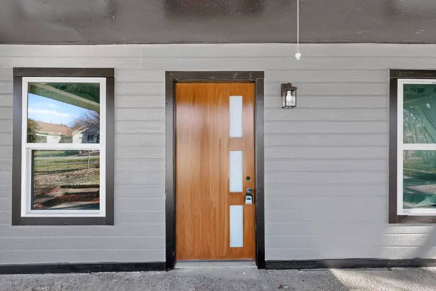 2216 Ross Avenue, Fort Worth, TX 76164 - Image #3