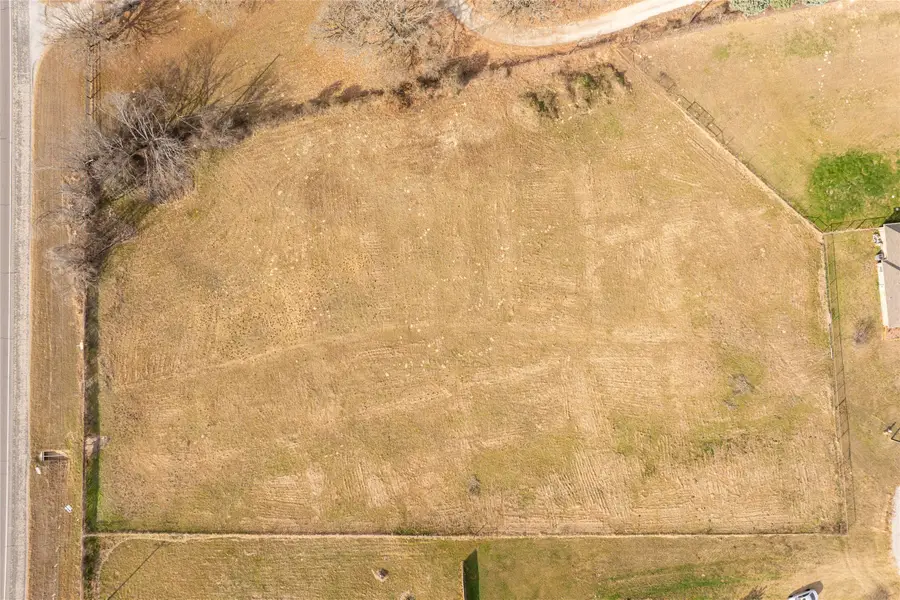 112 Bruce Crandall Court, Weatherford, TX 76088 - Image #2