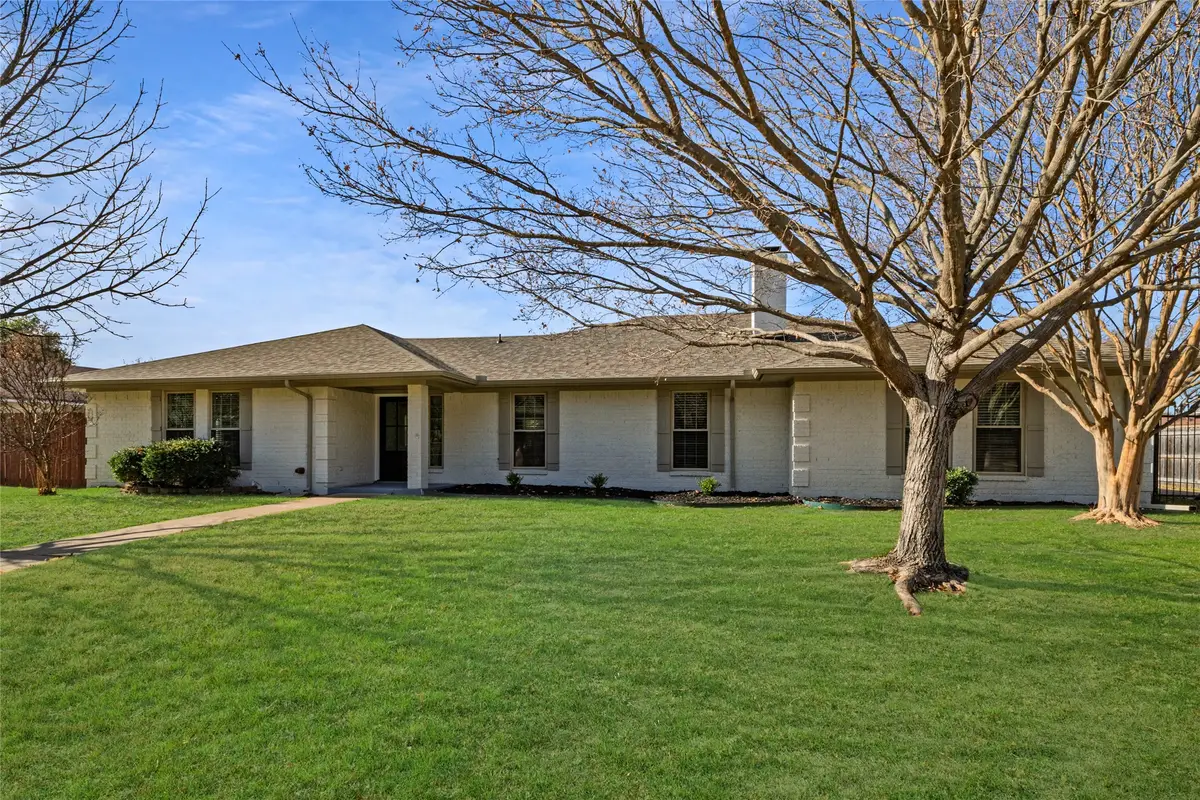 5620 Ledgestone Drive, Fort Worth, TX 76132 - Image #1