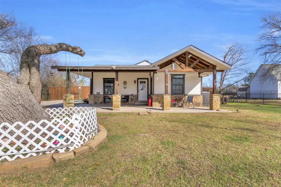 906 Griffith Avenue, Terrell, TX 75160 - Image #3