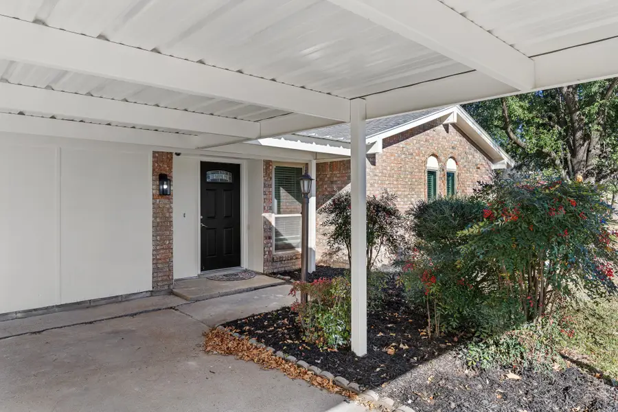 1514 Bogarte Drive, Grand Prairie, TX 75051 - Image #3