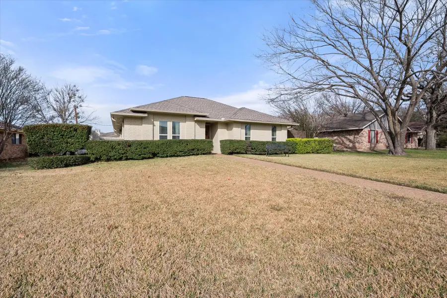 230 Hampton Avenue, Corsicana, TX 75110 - Image #2