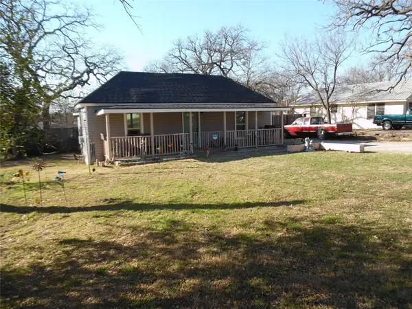 1307 N Elm Street, Weatherford, TX 76086