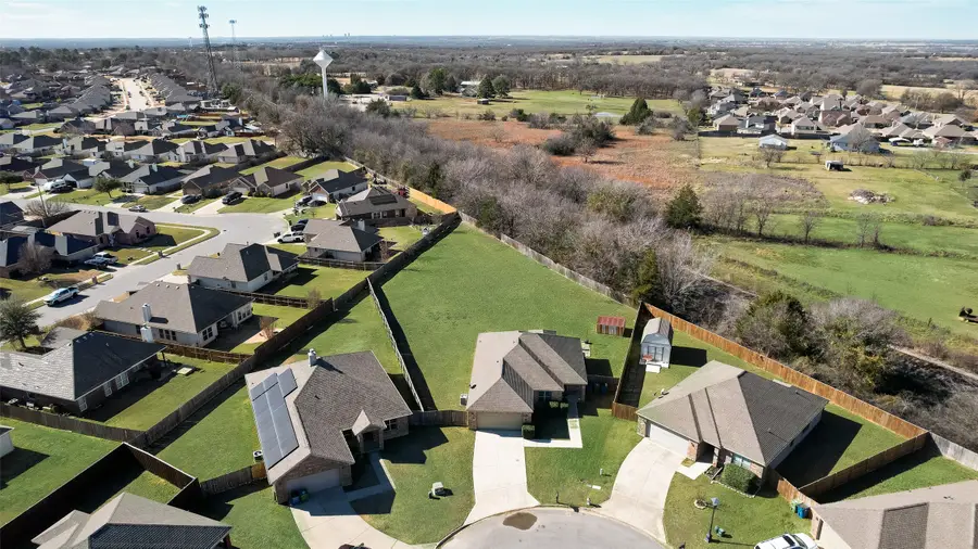 225 Holly Court, Aubrey, TX 76227 - Image #3