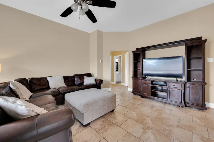 930 High Knoll Drive, Midlothian, TX 76065 - Image #2