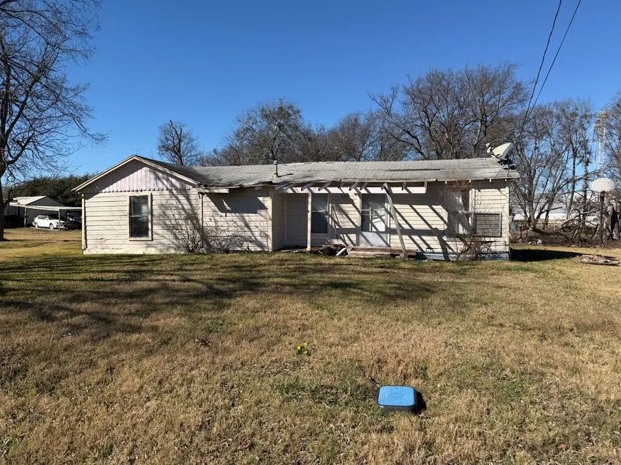 529 Poplar Street, Italy, TX 76651 - Image #2