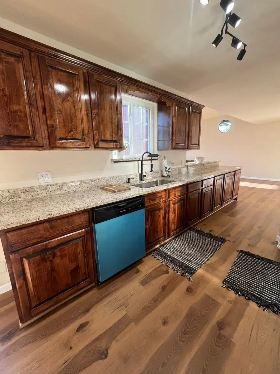 1036 Idlewood Avenue, Azle, TX 76020 - Image #2