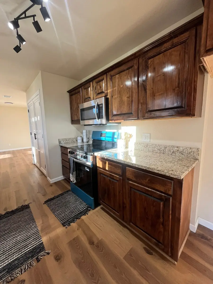 1036 Idlewood Avenue, Azle, TX 76020 - Image #3