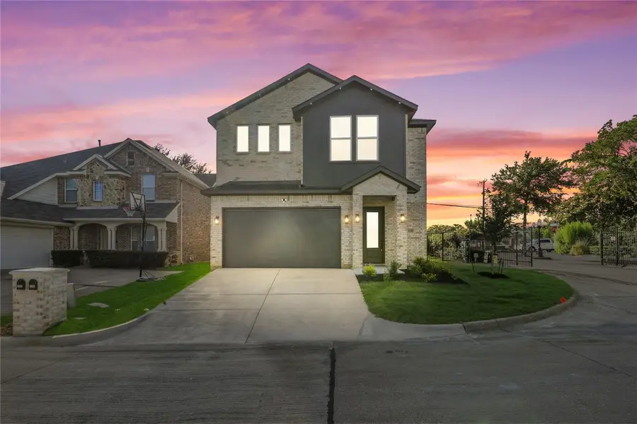 3200 Oak Bourne Drive, Arlington, TX 76016 - Image #2