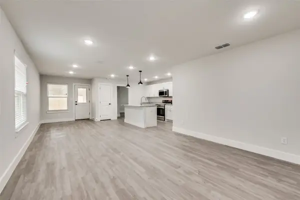 420 E 5th Street, Bonham, TX 75418