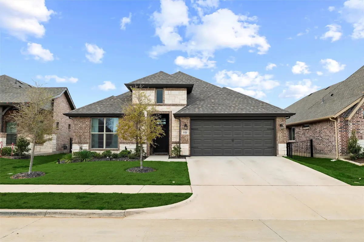7737 Oakmeade Street, Joshua, TX 76058 - Image #1