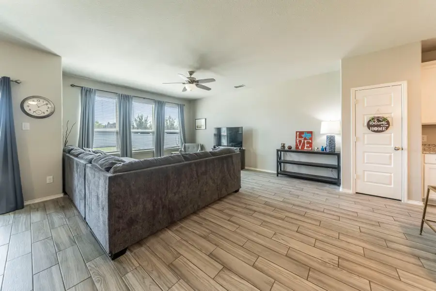 1628 Hinckley Avenue, Providence Village, TX 76227 - Image #3