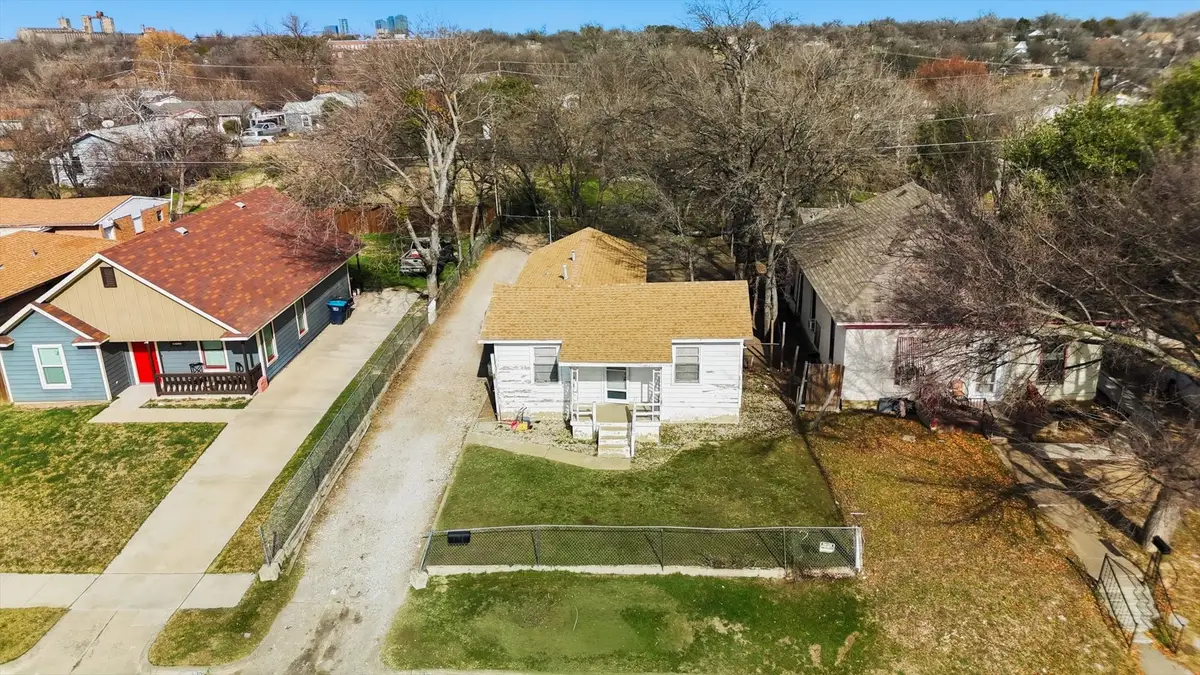 953 E Lowden Street, Fort Worth, TX 76104 - Image #1