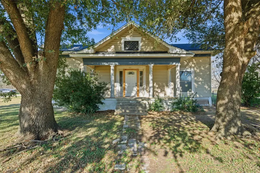 602 Cedar Street, Lott, TX 76656 - Image #2