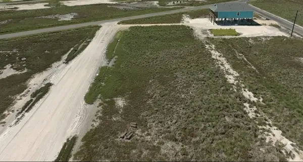 619 W Castle Oak Lane, Rockport, TX 78382