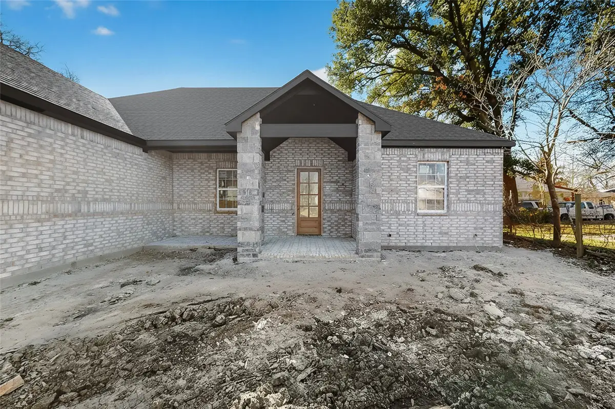 1011 Division Street, Greenville, TX 75401 - Image #1