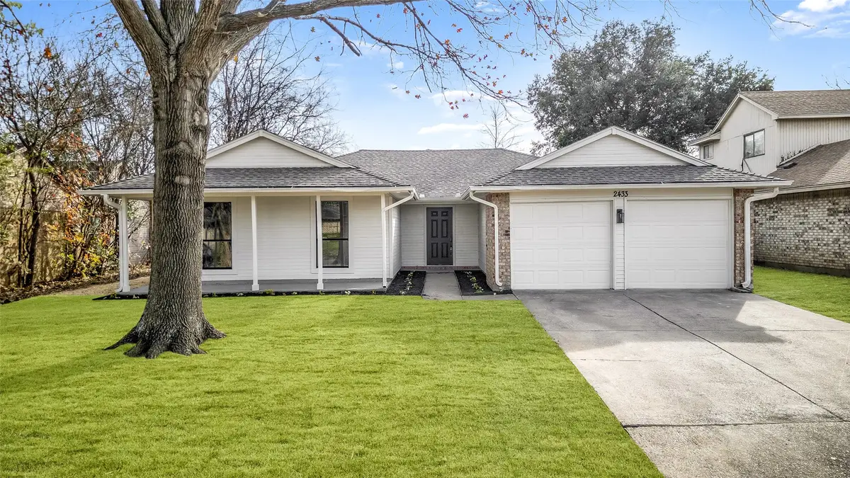 2433 Mckensie Lane, Grand Prairie, TX 75052 - Image #1