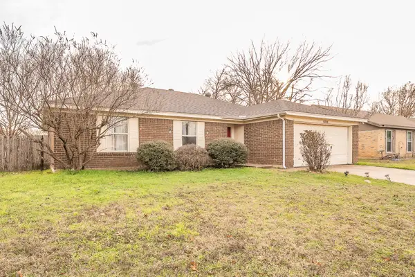 4004 Cypress Springs Drive, Arlington, TX 76001